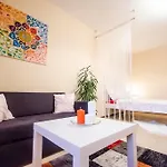 23 Central 1 Bedroom Apartment With Balcony